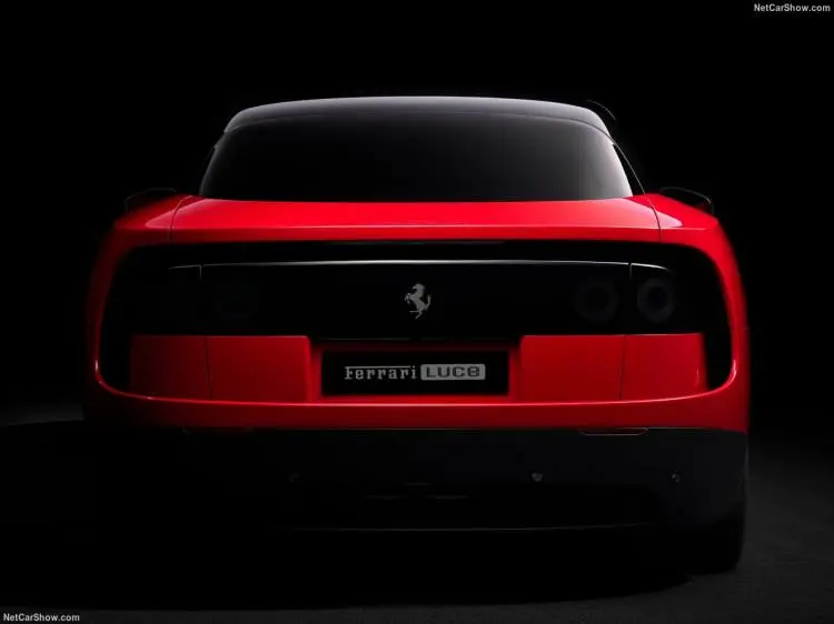 Tasarımıyla tartışıldı! İşte ilk elektrikli Ferrari rekor fiyata satıldı