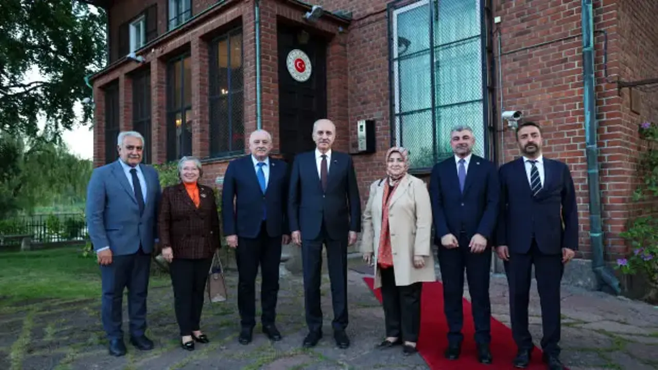 TBMM Başkanı Kurtulmuş Türkiye'nin Stokholm Büyükelçiliğini ziyaret etti