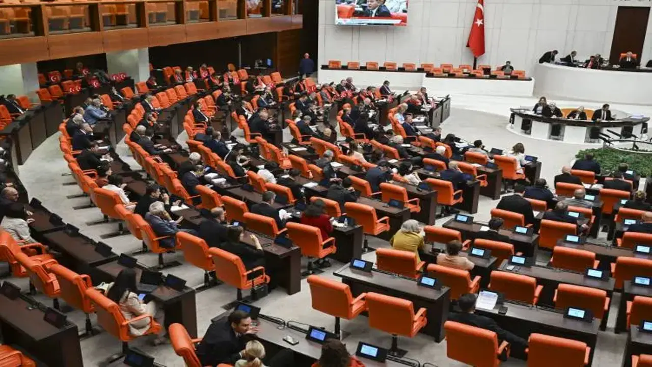 TBMM'deki tarihi oturum: İşte Terörsüz Türkiye yasasına evet-hayır diyen partiler