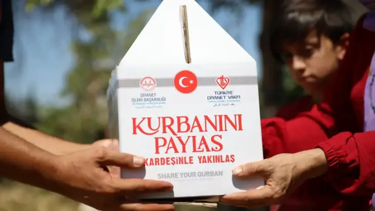 TDV Afyonkarahisar'da 450 kurban hissesinin etini ihtiyaç sahiplerine ulaştıracak