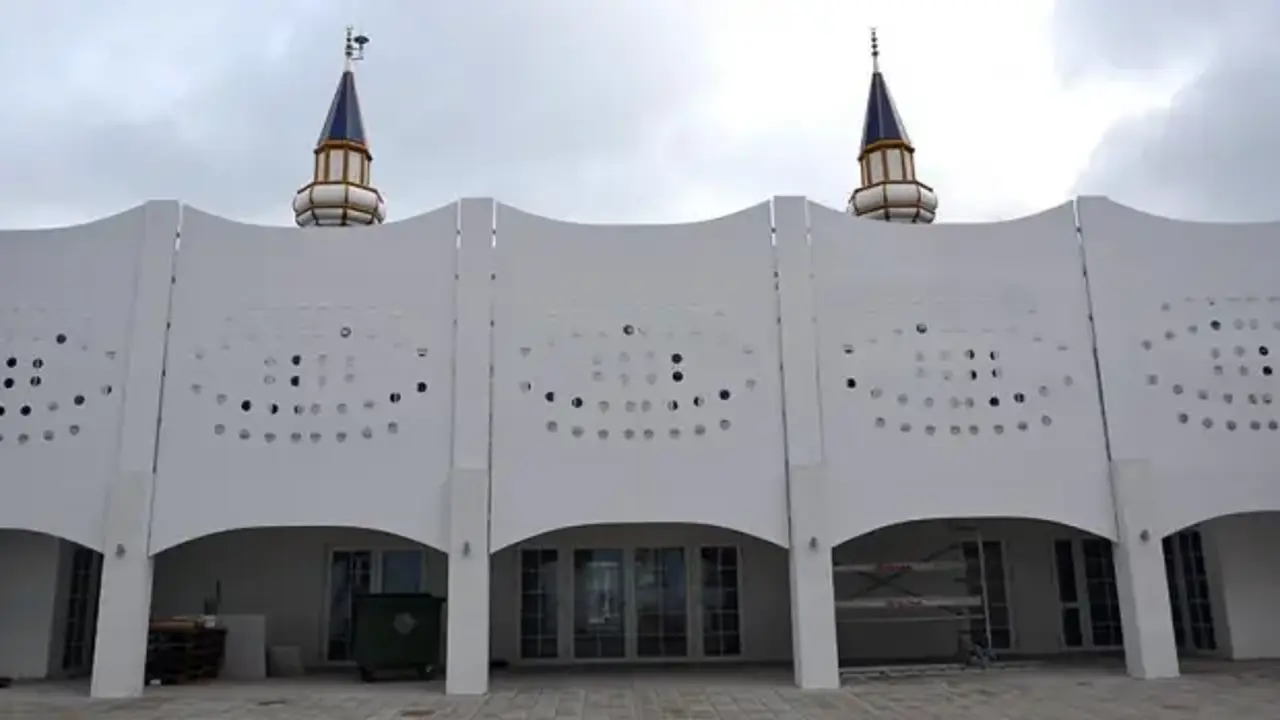 Tek dertleri İslam: Avrupa'da bir ülke ezanı yasaklamayı planlıyor