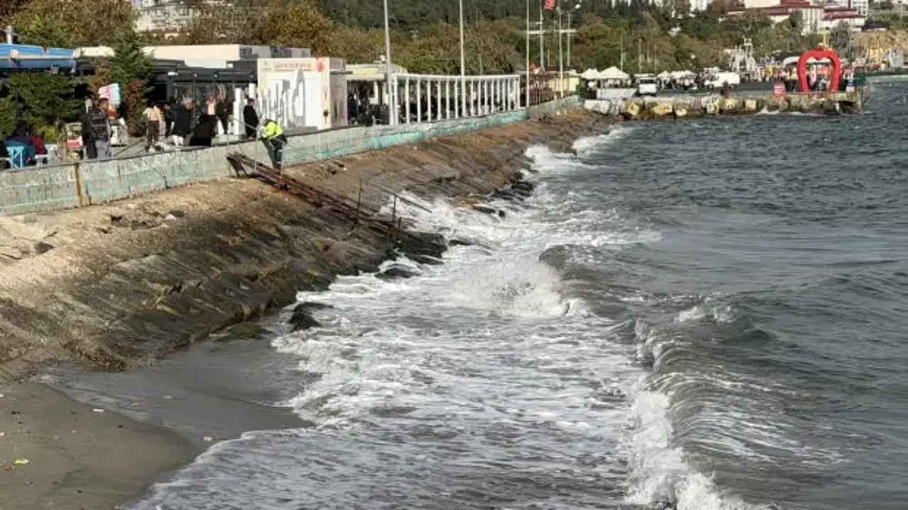Tekirdağ'da lodos deniz ulaşımını olumsuz etkiliyor