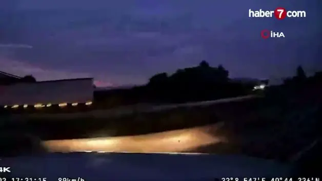 TEM Otoyolu'nda dehşet anları... Otobüs göz göre göre kazaya sebep oldu!