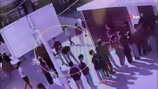 Teneffüste nefes alamayan ğrencisini öğretmeni Heimlich manevrasıyla kurtardı