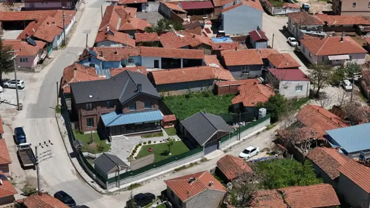 Tepebaşı Belediyesi'ne yönelik operasyonunda yeni detaylar! Oğluna şirket, köye villa
