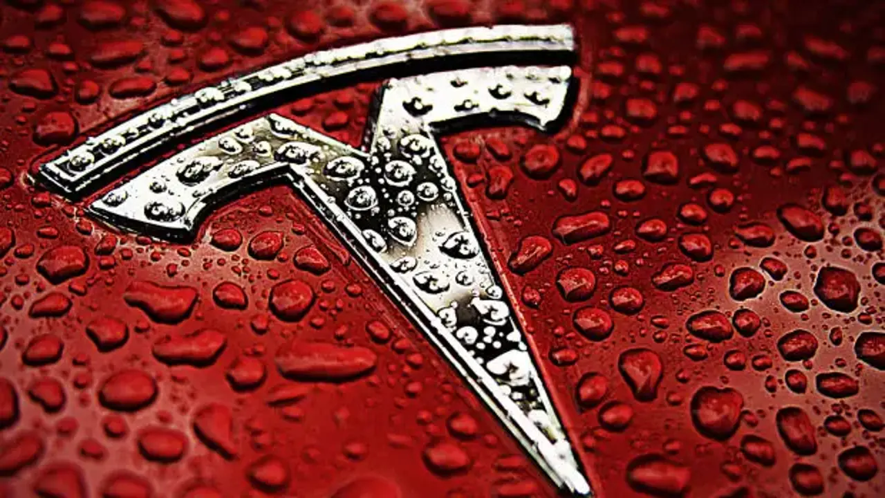 Tesla amblemi aslında neyi simgeliyor? Yıllardır sadece “T” harfi sanılıyordu