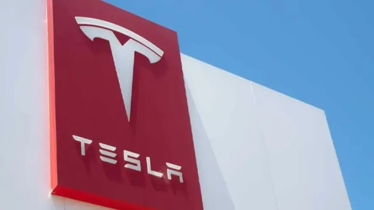 Tesla duyurdu! Türkiye'de sarj fiyatlarına zam geldi