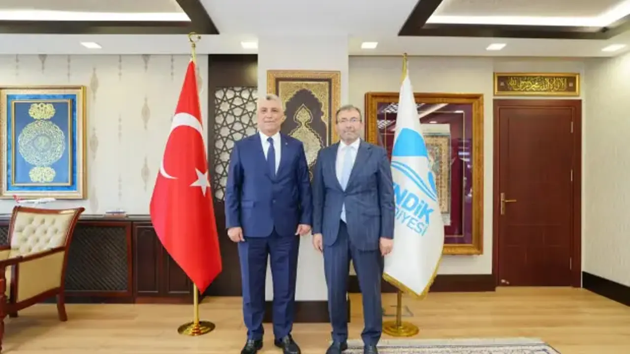 Ticaret Bakanı Ömer Bolat Pendik'te: 'Eser ve hizmet siyasetiyle çalışıyoruz'