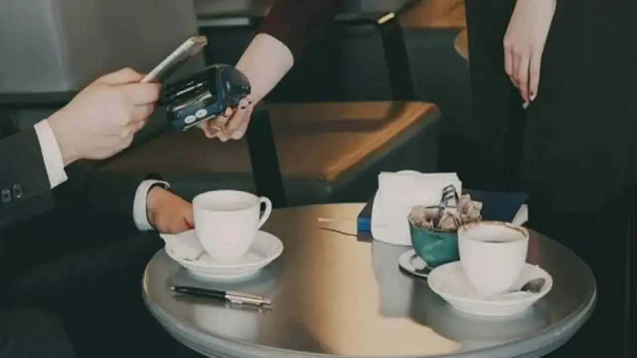 Ticaret Bakanlığından net uyarı: Servis ücreti alan işletmeye dev ceza! 'Taviz yok'