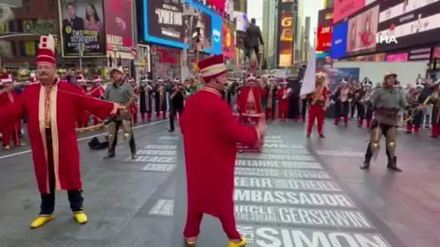 Times Meydanı'nda Mehter rüzgarı! ABD'liler hayran kaldı