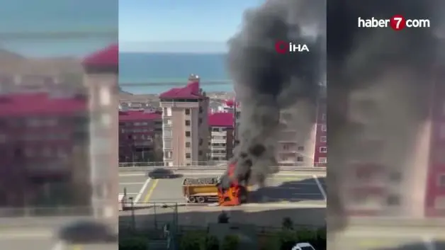 Trabzon'da taş kamyonu yangını korkuttu