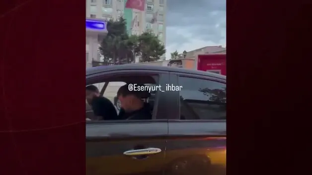 Trafikte yol verme kavgası!