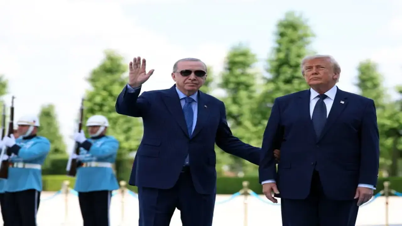 Trump’la samimi diyaloğu dünya basınını şaşırttı: Erdoğan dünyada tek