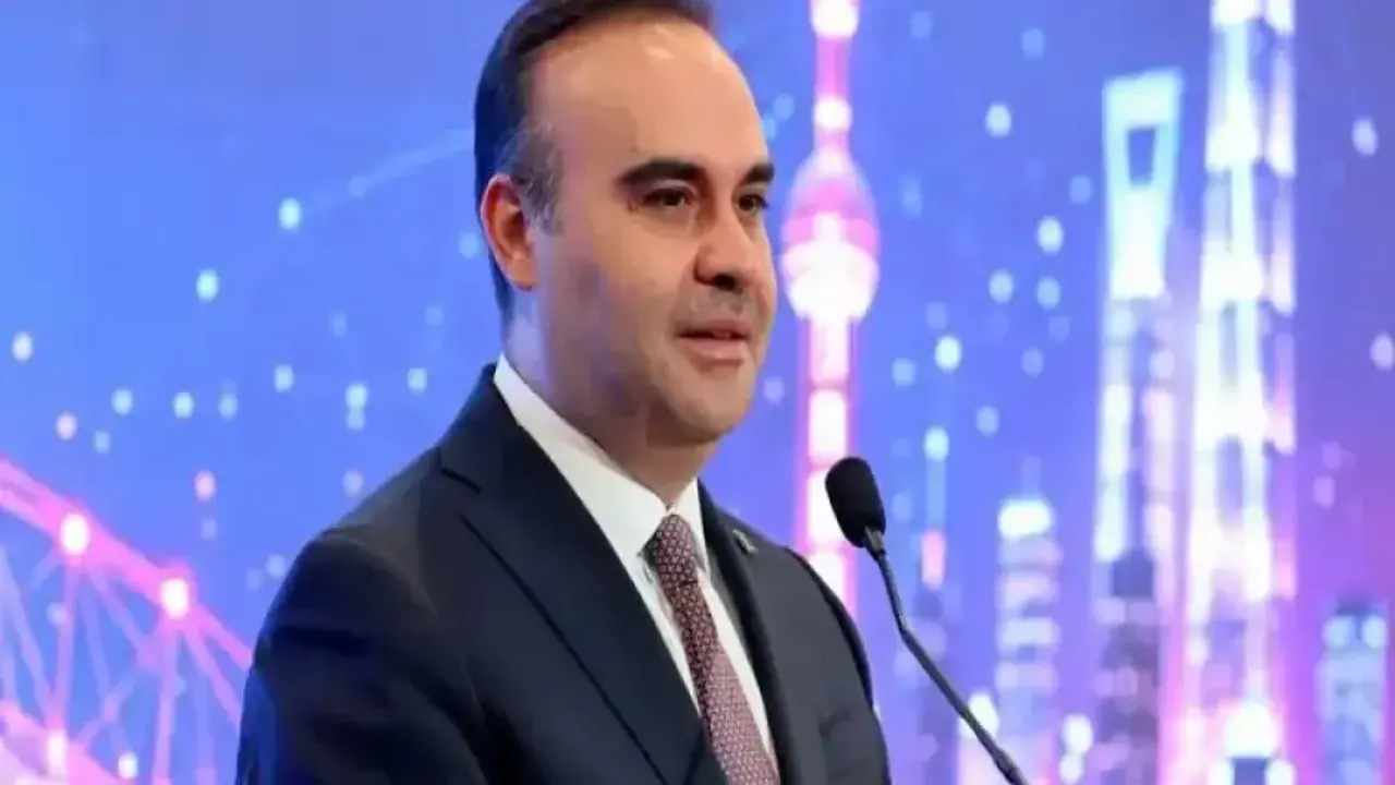 Türk bilim insanları Kuzey Kutbu'ndaki deniz buzu hattına ulaştı