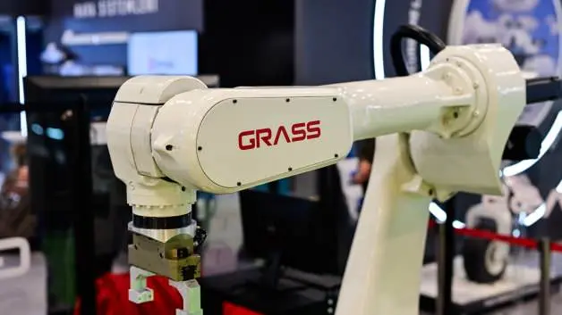 Türkiye'nin yeni nesil endüstriyel robotu Gras seri üretime gün sayıyor