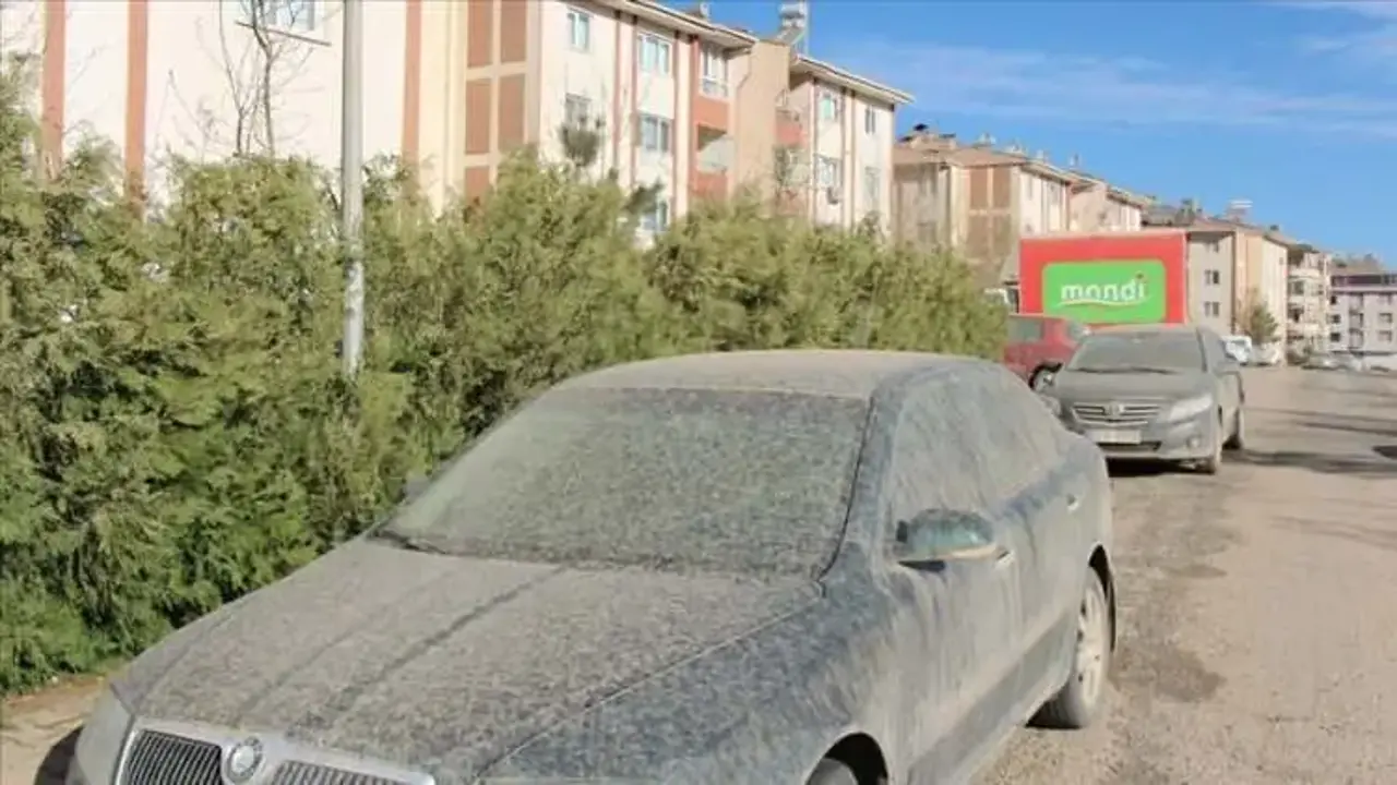 Türkiye’ye giriş yaptı! Etkisi günlerce sürecek: İşte belirtileri