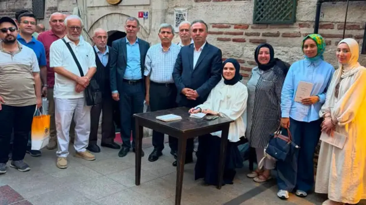 TYB İstanbul’da Ceyda Akcan’ın ilk kitabı için görkemli program