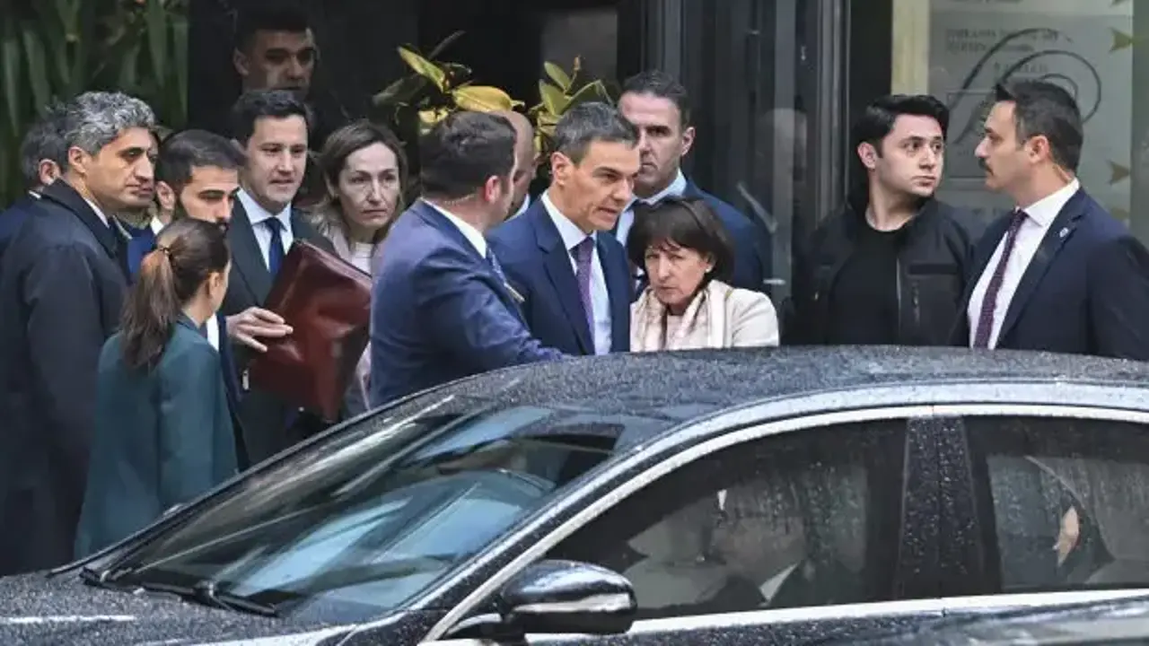 Uçağı acil iniş yapmıştı, Sanchez, Ankara'dan ayrıldı!