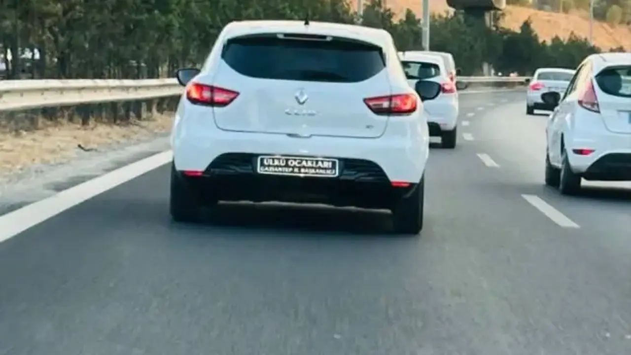 Ülkü Ocakları Başkanlığı plakalı araç 30 gün trafikten men edildi, 140 bin TL ceza kesildi