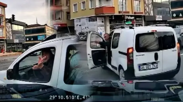 Ümraniye'de kaynak yapan sürücü tehditler savurdu trafiği altüst etti