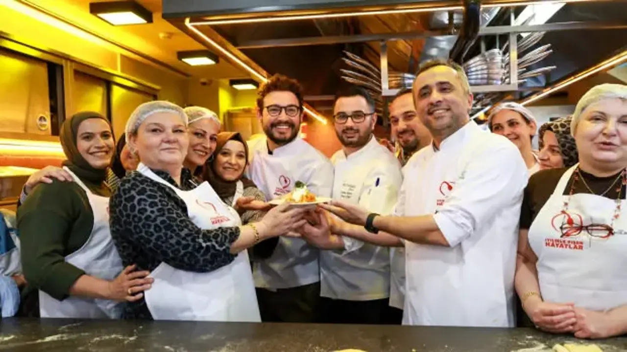Ünlü Şef Danilo Zanna depremzede kadınlarla aynı mutfakta buluştu