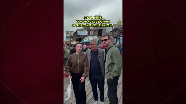 Ünlü teknik direktör Şenol Güneş, San Francisco'da Türk taraftarların yoğun ilgisiyle karşılaştı.