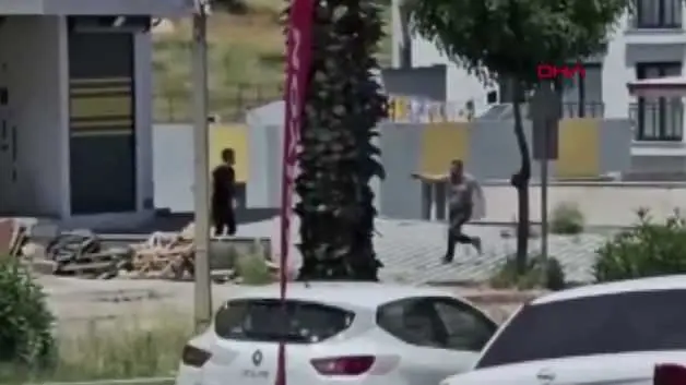 Uyuşturucu bir aileyi daha yaktı: Emekli polis, kendisinden para isteyen oğlunu öldürüp başında bekledi