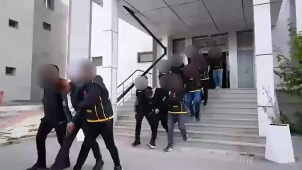 Van'da dev operasyon! 2 milyar 359 milyon TL'lik para trafiği: 11 tutuklu