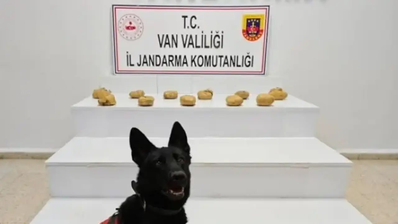 Van'da zehir tacirlerine dev darbe! 11 kilo 958 gram toz esrar ele geçirildi