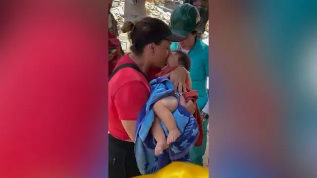 Venezuela'da mucize: 60 saat sonra enkazdan sağ çıkarıldı