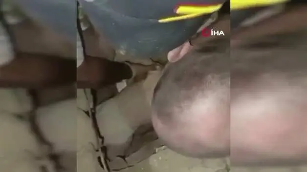 Venezuela'daki depremde bir kadın enkaz altında doğum yaptı