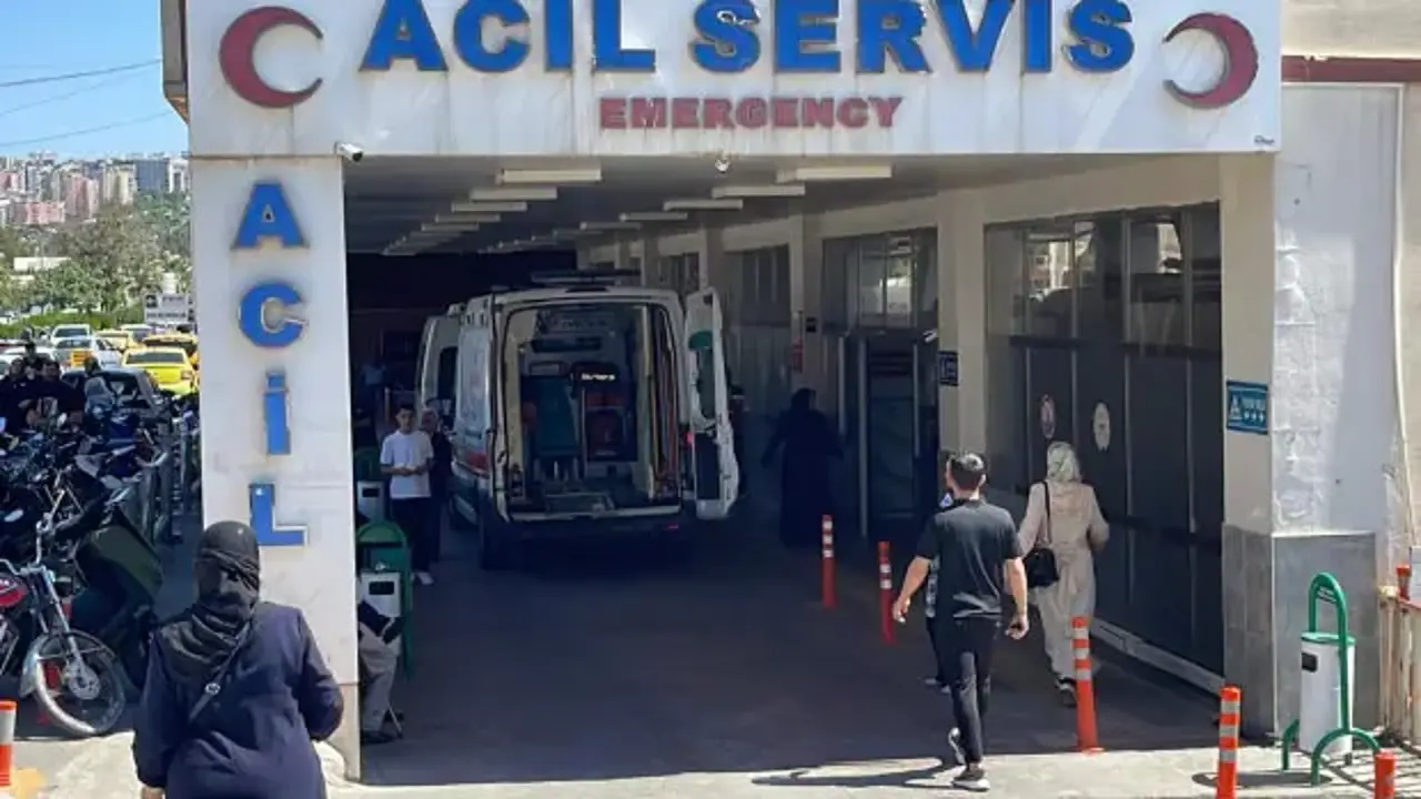 Yanan araçta 4 çocuk annesinin cesedi bulundu; 4 gözaltı