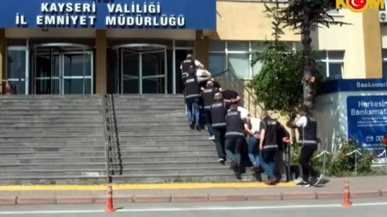 Yapay zekalı sınav sahteciliğine 6 ilde operasyon: 20 gözaltı