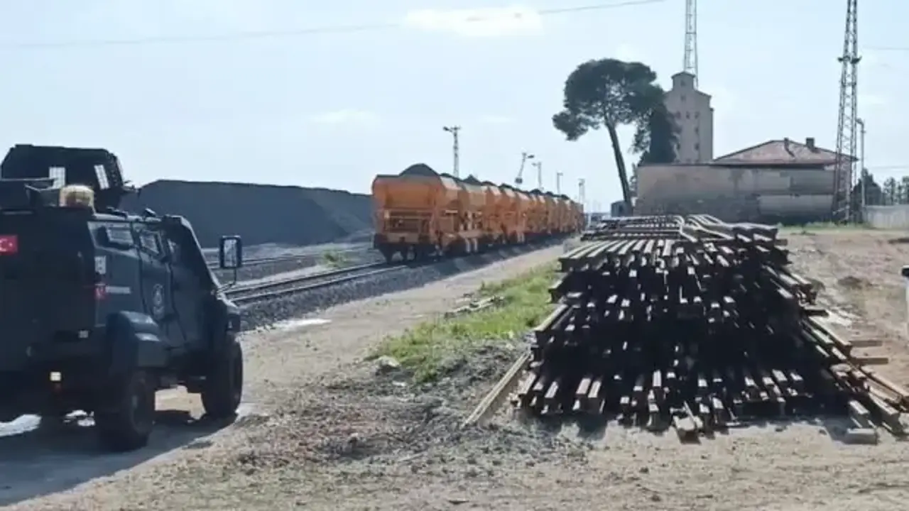 Yasaklı bölgede hayvan otlatırken mayına basıp ağır yaralandı