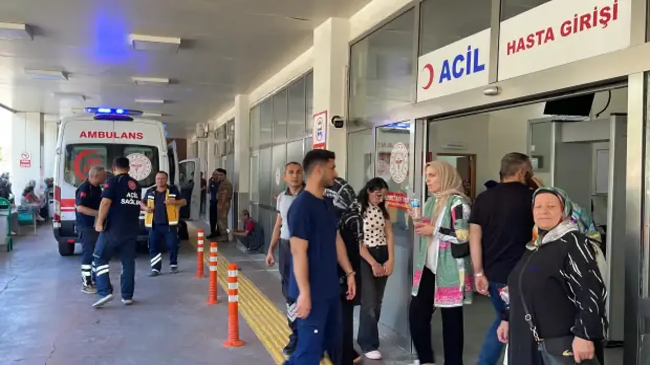 Yemek sonrası rahatsızlanan 30 öğrenci hastaneye kaldırıldı