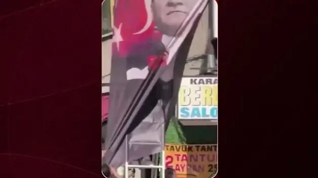 Yeni parti binasında Atatürk posterindeki Altıok amblemine bıçakla kestiler