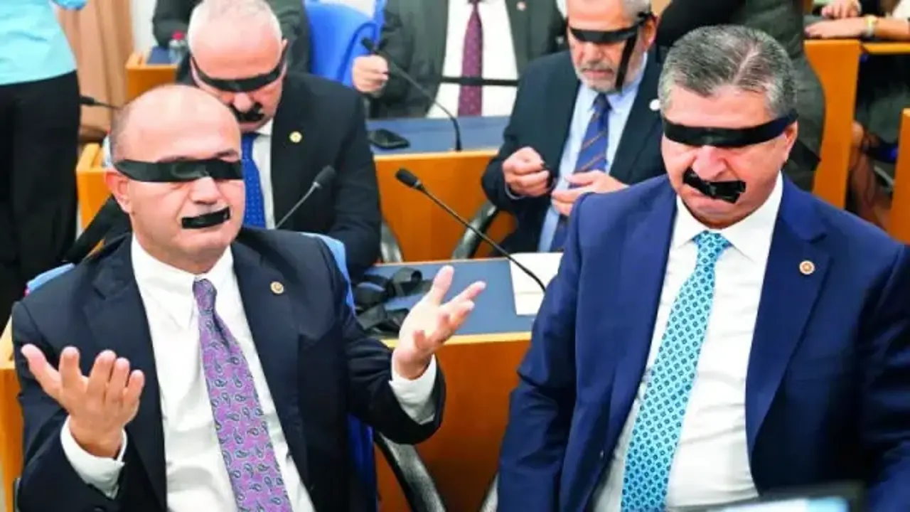 Yeni Parti’de bantlı eylem pişmanlığı! 'Keşke yapmasaydık, rezil olduk'