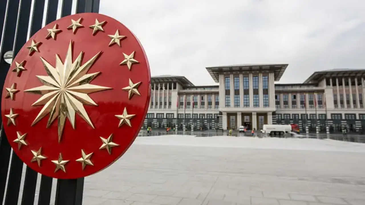 Yeni Parti'nin logosu gündem oldu! Cumhurbaşkanı Başdanışmanı'ndan olay benzetme