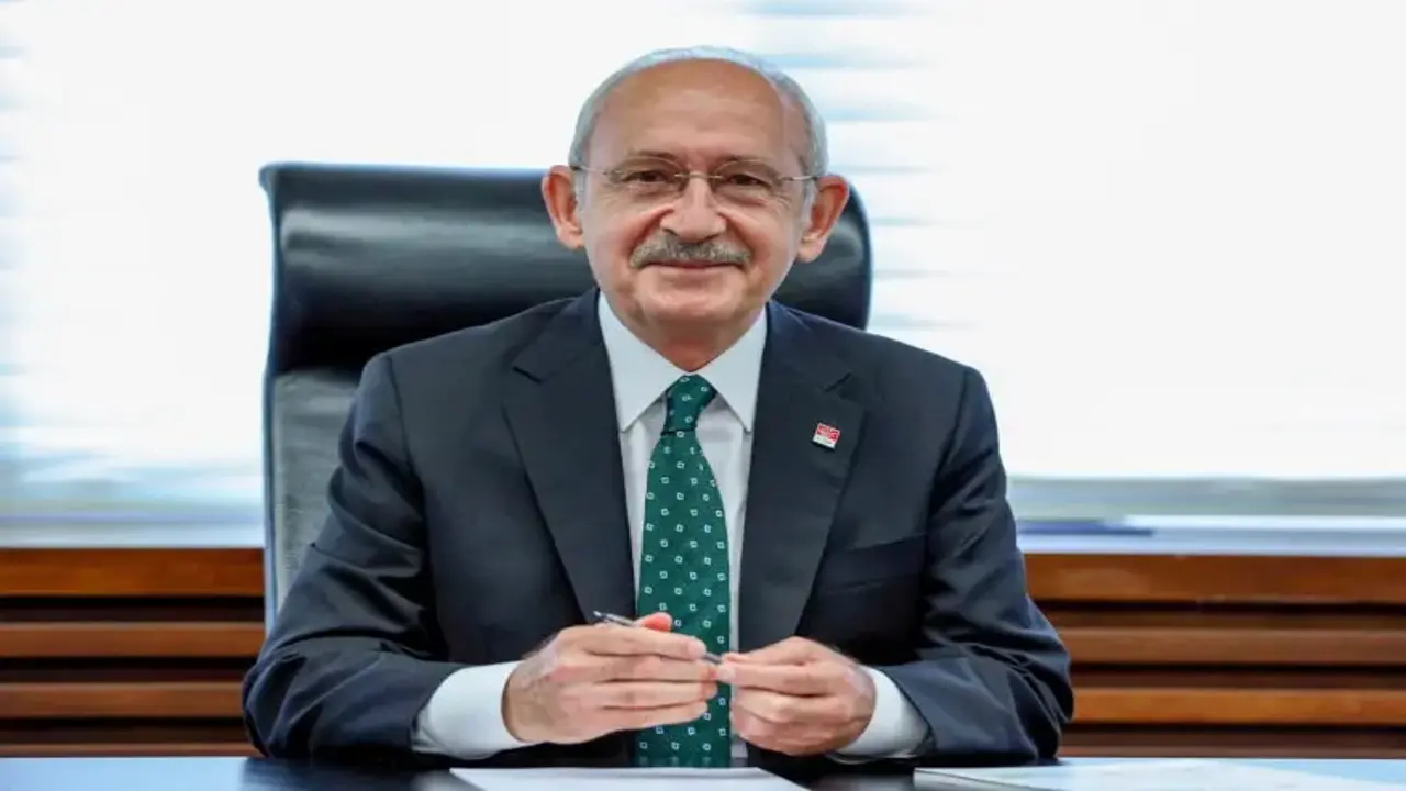 Yeni Parti'ye geçmediler! CHP'de kalan 44 milletvekilinin listesi
