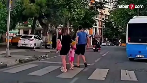 Yol vermeyen motorcuya skuter fırlattı: Hatalar zinciri pahalıya mâl oluyordu