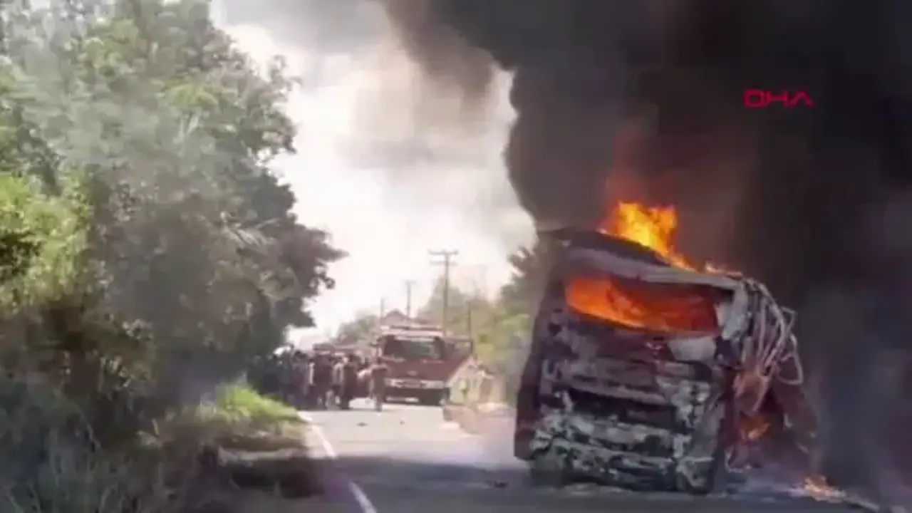 Yolcu otobüsüyle tanker çarpıştı! Sonuç tam bir felaket!