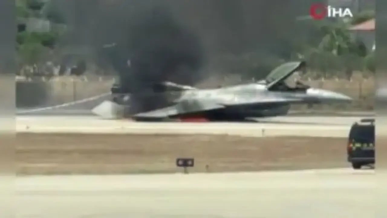 Yunan F-16'sı alev aldı