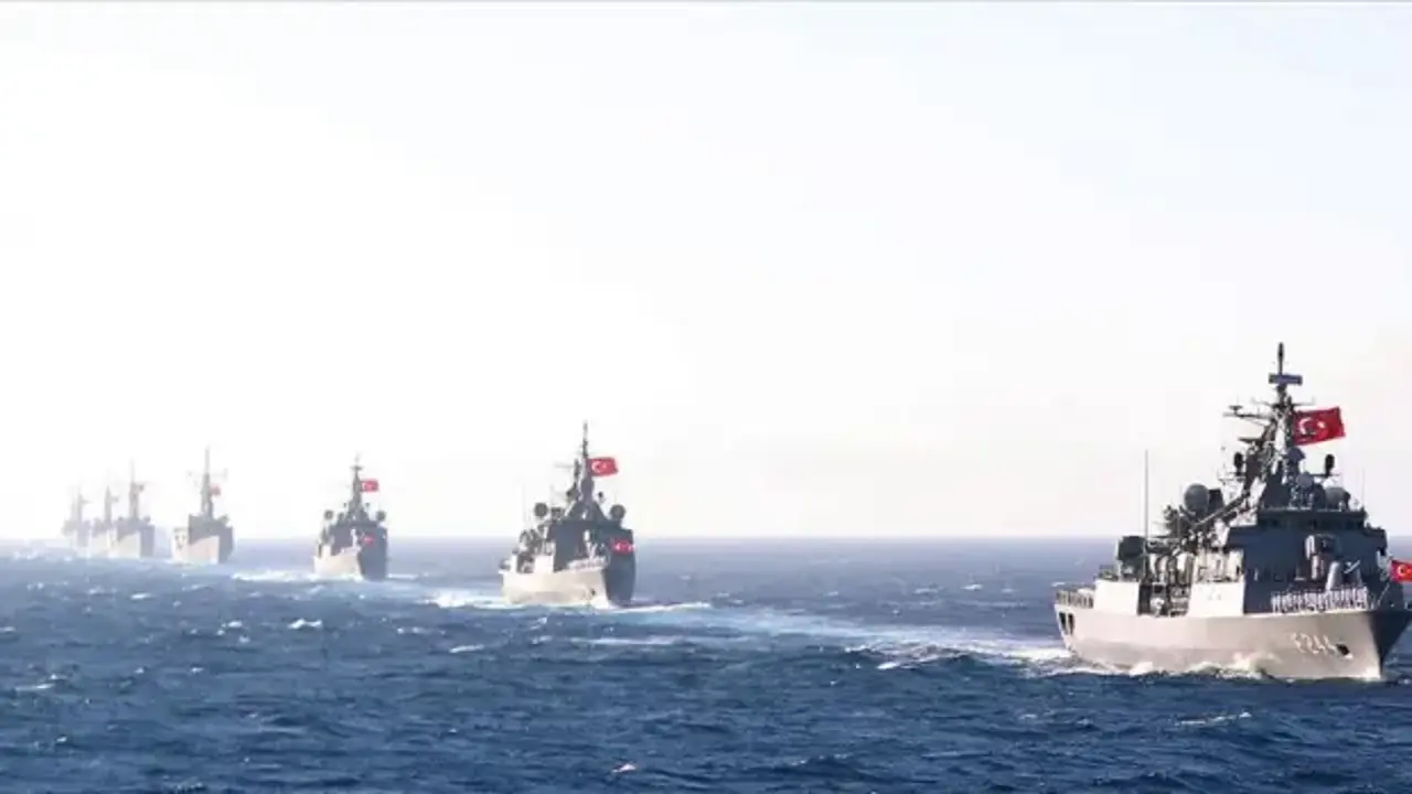 Yunanistan'da “Mavi Vatan” korkusu! Türk Donanması karşısında çaresizliğini itiraf etti