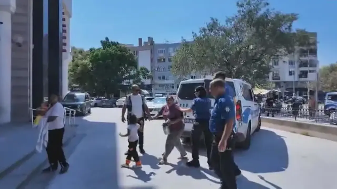 Zabıta memurunu darbeden dilenci 2 kadın tutuklandı