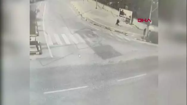 Zonguldak'ta feci kaza: Kamyonun çarptığı 19 yaşındaki Aysu hayatını kaybetti